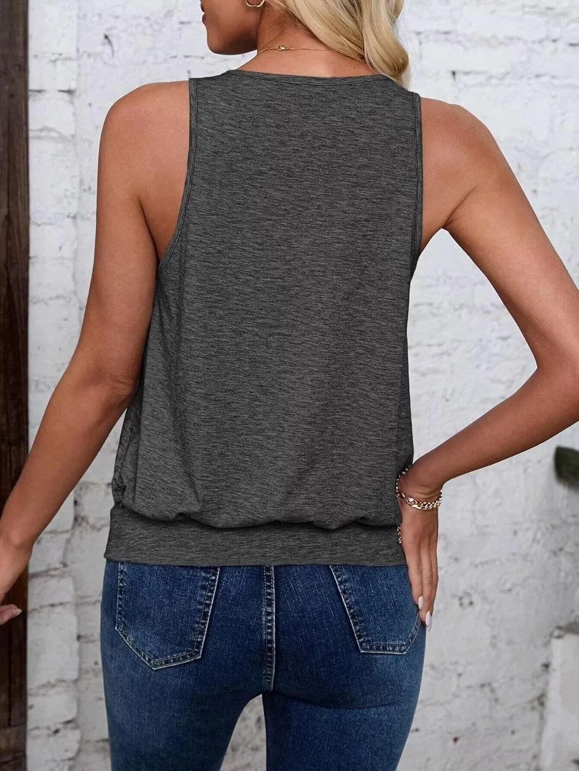 Womens Tank Tops Casual V Neck Sleeveless Summer Spring Clothes Loose Fit Cute Outfit Basic Cami 2025 Fashion Shirts